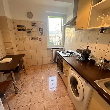 Cozy In Center! Appartement Boekarest